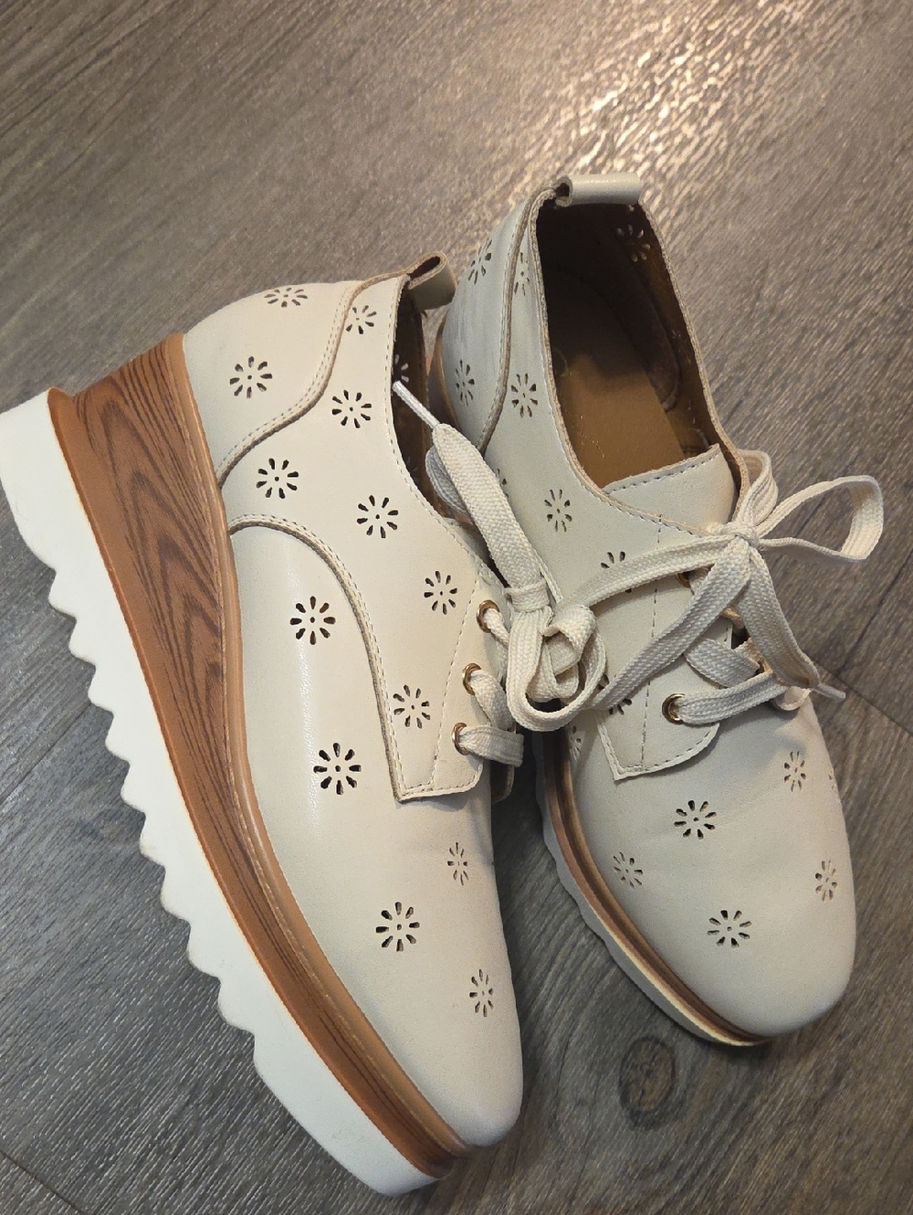 Light Cream Women's Lace-Up Platform Oxfords - Picture 3 of 14